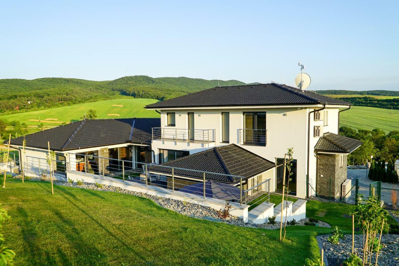 Luxury Villa Moravany nad Váhom Dış mekan fotoğraf